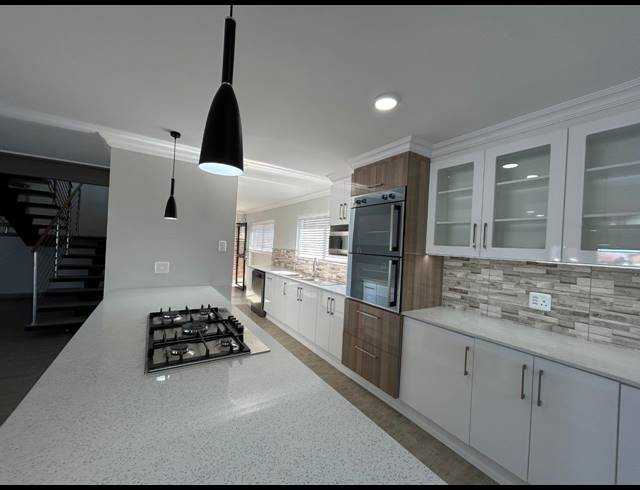 4 BEDROOM HOUSE FOR SALE IN WAVECREST